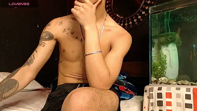 Snapshot of Godly_huan chatting on 01-09-26, 05:10 Godly huan online show from 01-09-26, 05:10