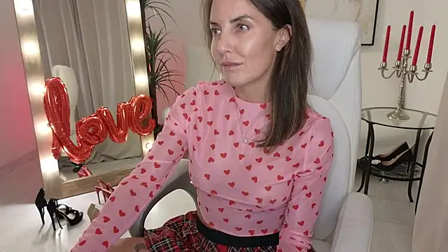 Beylly online show from 02-15-25, 06:02