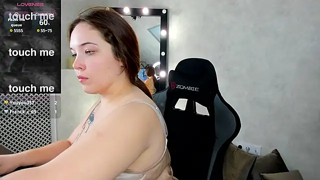 Snapshot of Aliisson_Edwards chatting on 02-04-25, 03:33 Aliisson Edwards online show from 02-04-25, 03:33