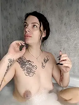 Lola Hale online show from 01-30-25, 08:53