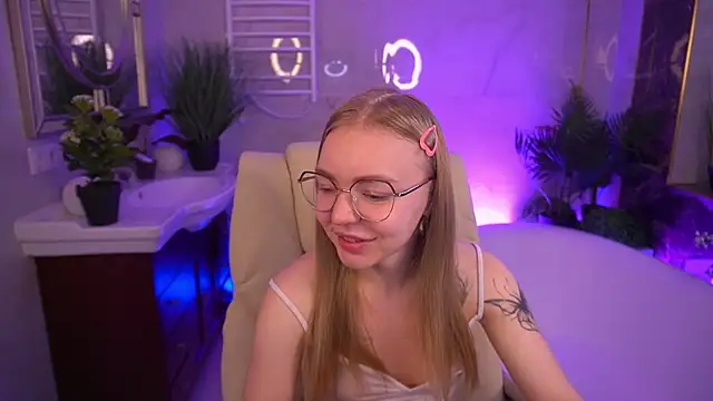 EmilySunshineS online show from 06-15-26, 07:43