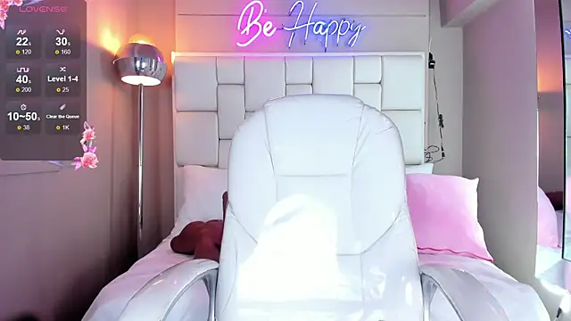 Snapshot of VioletthaRous chatting on 10-21-25, 10:32 VioletthaRous online show from 10-21-25, 10:32