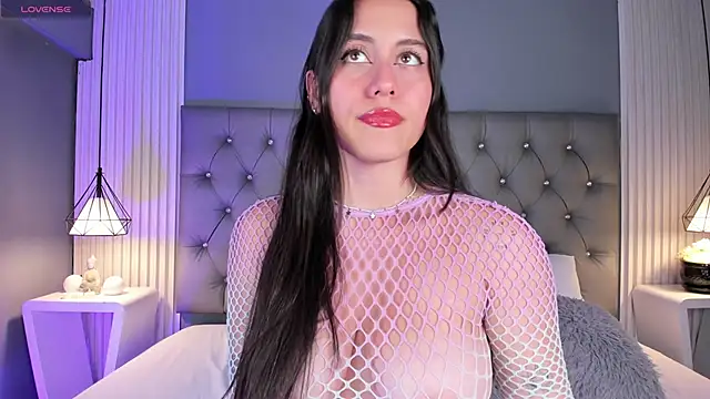 Snapshot of VioletthaRous chatting on 03-09-26, 10:47 VioletthaRous online show from 03-09-26, 10:47