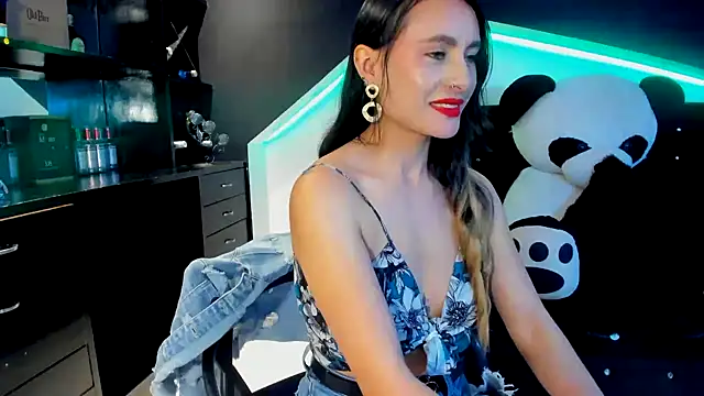 Coral Gibson online show from 03-07-25, 03:28