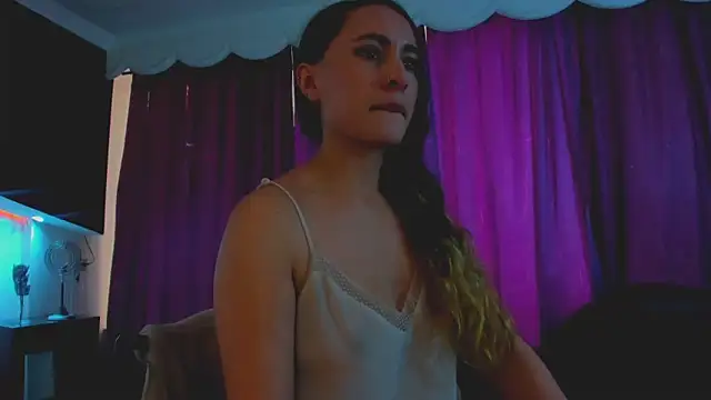 Coral Gibson online show from 03-11-25, 12:28