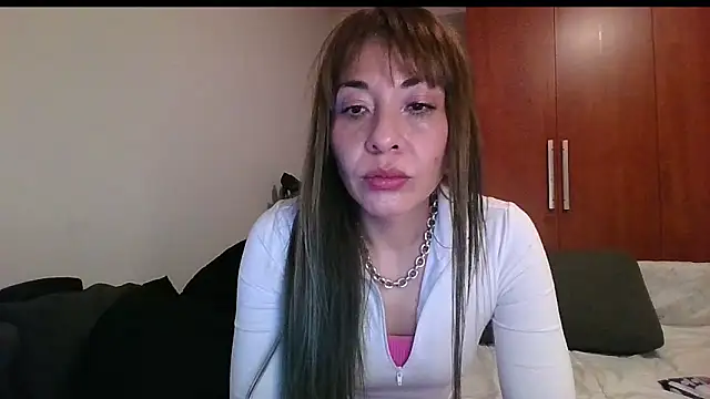 Snapshot of KarolinaReaper chatting on 03-08-25, 05:33 KarolinaReaper online show from 03-08-25, 05:33