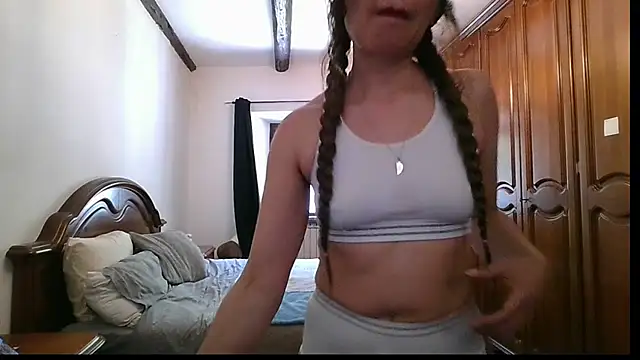 Snapshot of KarolinaReaper chatting on 05-26-26, 12:23 KarolinaReaper online show from 05-26-26, 12:23