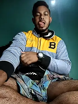 Snapshot of arafat_mia chatting on 12-15-25, 12:15 arafat mia online show from 12-15-25, 12:15