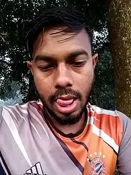 Snapshot of arafat_mia chatting on 01-12-26, 01:00 arafat mia online show from 01-12-26, 01:00