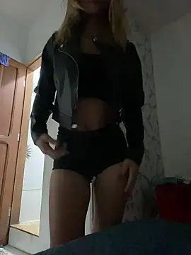 Snapshot of Carolinen chatting on 01-30-25, 05:52 Carolinen online show from 01-30-25, 05:52