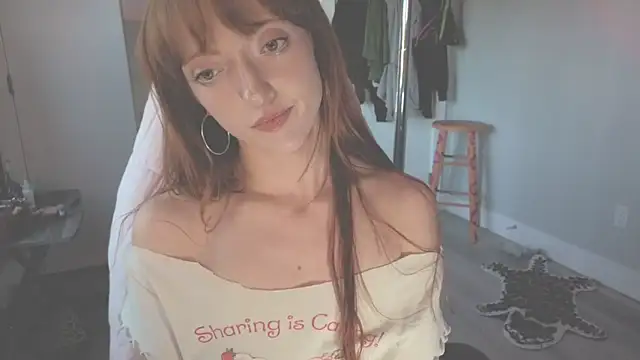 Snapshot of foxxyyyred chatting on 05-31-26, 02:31 foxxyyyred online show from 05-31-26, 02:31