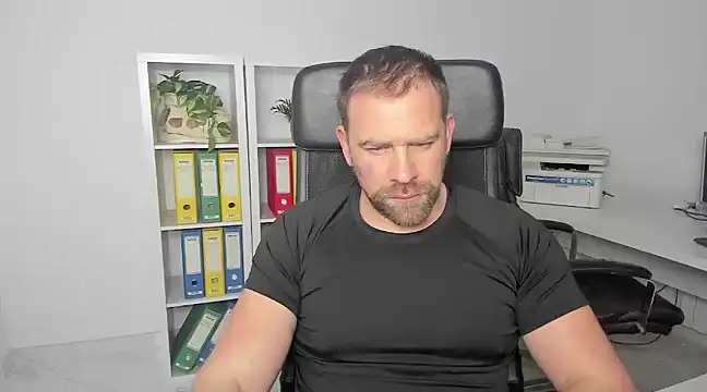 Snapshot of John-E-Dough chatting on 01-11-25, 05:31 John-E-Dough online show from 01-11-25, 05:31