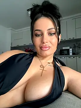 Snapshot of melissablack chatting on 09-30-25, 07:35 melissablack online show from 09-30-25, 07:35