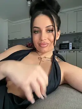 Snapshot of melissablack chatting on 10-12-25, 12:26 melissablack online show from 10-12-25, 12:26