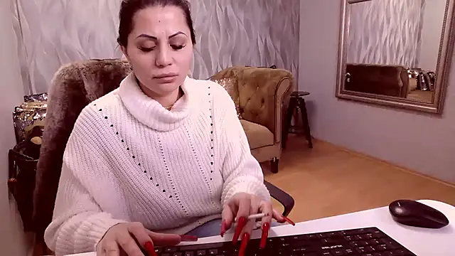 Snapshot of Sara_Poison chatting on 02-24-25, 03:23 Sara Poison online show from 02-24-25, 03:23