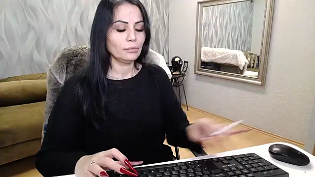 Snapshot of Sara_Poison chatting on 11-23-25, 03:28 Sara Poison online show from 11-23-25, 03:28