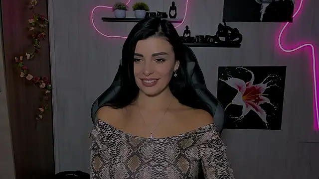 Snapshot of KayWuds chatting on 12-05-24, 10:44 KayWuds online show from 12-05-24, 10:44