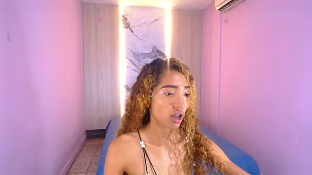 Snapshot of Charlotte_Love10 chatting on 01-21-25, 11:46 Charlotte Love10 online show from 01-21-25, 11:46