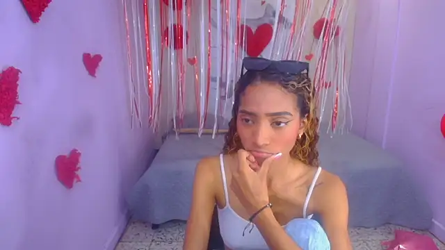 Snapshot of Charlotte_Love10 chatting on 02-09-25, 11:47 Charlotte Love10 online show from 02-09-25, 11:47