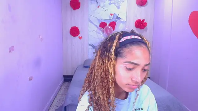 Snapshot of Charlotte_Love10 chatting on 02-20-25, 10:37 Charlotte Love10 online show from 02-20-25, 10:37