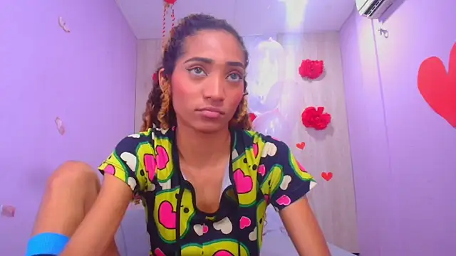 Snapshot of Charlotte_Love10 chatting on 02-20-25, 01:40 Charlotte Love10 online show from 02-20-25, 01:40