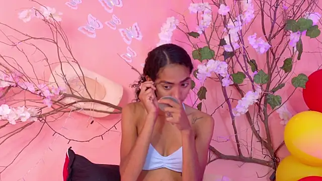 Snapshot of Charlotte_Love10 chatting on 05-28-26, 12:57 Charlotte Love10 online show from 05-28-26, 12:57
