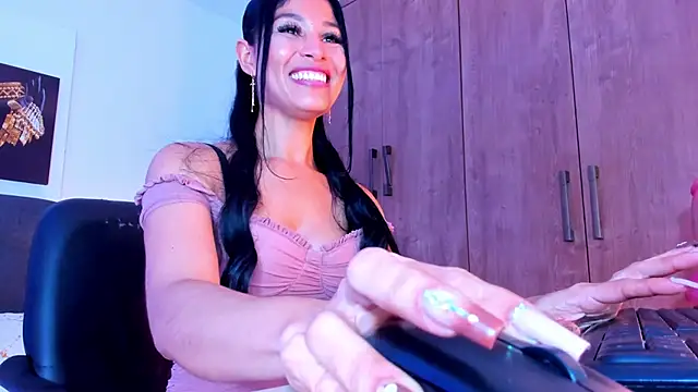 Snapshot of saralife chatting on 03-12-25, 07:28 saralife online show from 03-12-25, 07:28