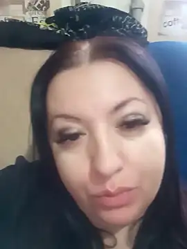 Snapshot of Veronica-Celie chatting on 01-01-25, 11:16 Veronica-Celie online show from 01-01-25, 11:16