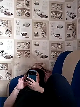 Snapshot of Veronica-Celie chatting on 02-09-25, 12:52 Veronica-Celie online show from 02-09-25, 12:52