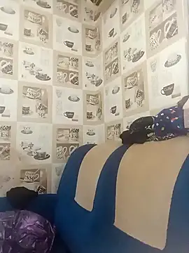 Snapshot of Veronica-Celie chatting on 02-10-25, 10:53 Veronica-Celie online show from 02-10-25, 10:53