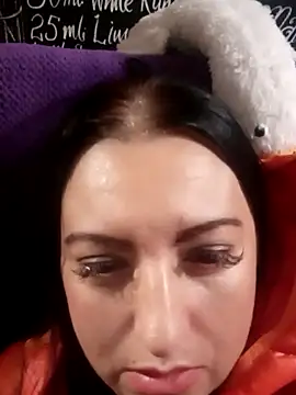 Snapshot of Veronica-Celie chatting on 10-22-25, 08:52 Veronica-Celie online show from 10-22-25, 08:52