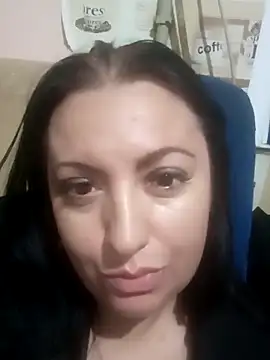 Snapshot of Veronica-Celie chatting on 10-27-25, 03:38 Veronica-Celie online show from 10-27-25, 03:38