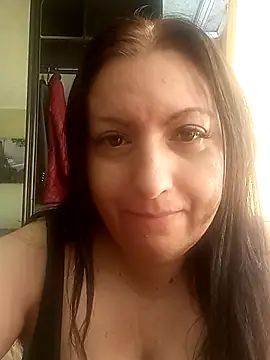 Snapshot of Veronica-Celie chatting on 10-29-25, 06:59 Veronica-Celie online show from 10-29-25, 06:59