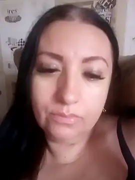 Snapshot of Veronica-Celie chatting on 12-18-25, 10:21 Veronica-Celie online show from 12-18-25, 10:21