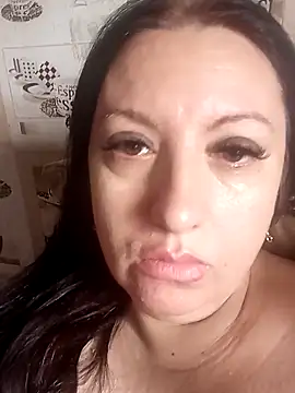 Snapshot of Veronica-Celie chatting on 12-21-25, 09:16 Veronica-Celie online show from 12-21-25, 09:16