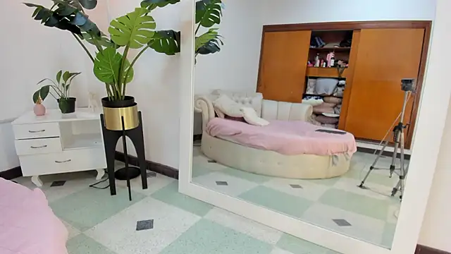 Snapshot of Mollymoon1 chatting on 02-03-26, 08:03 Mollymoon1 online show from 02-03-26, 08:03