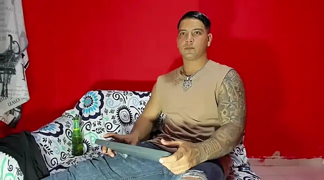 Snapshot of paul_luis chatting on 02-21-25, 02:28 paul luis online show from 02-21-25, 02:28