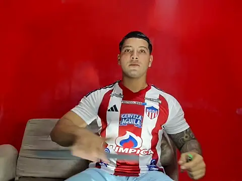 Snapshot of paul_luis chatting on 09-27-25, 12:04 paul luis online show from 09-27-25, 12:04