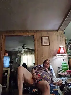 Snapshot of TheGoldenLotus chatting on 05-29-26, 06:50 TheGoldenLotus online show from 05-29-26, 06:50