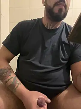 Snapshot of Dikkiduohottt chatting on 01-16-25, 12:02 Dikkiduohottt online show from 01-16-25, 12:02