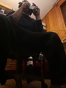 Snapshot of Dikkiduohottt chatting on 03-03-25, 10:31 Dikkiduohottt online show from 03-03-25, 10:31