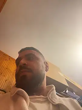 Snapshot of Dikkiduohottt chatting on 03-19-25, 11:36 Dikkiduohottt online show from 03-19-25, 11:36