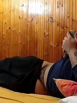 Snapshot of Dikkiduohottt chatting on 10-06-25, 09:01 Dikkiduohottt online show from 10-06-25, 09:01