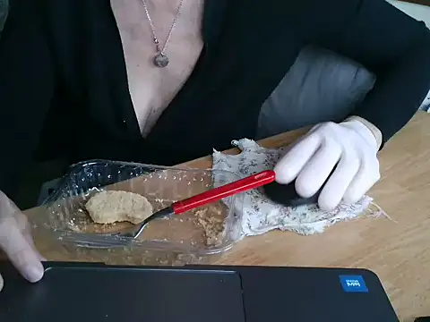 VeneRed online show from 09-30-25, 01:16