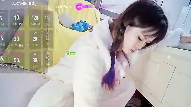 Snapshot of CN-Shanshan chatting on 11-17-25, 12:49 CN-Shanshan online show from 11-17-25, 12:49