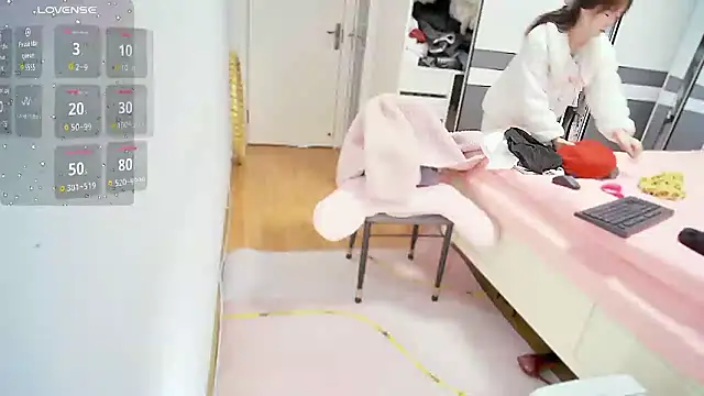 Snapshot of CN-Shanshan chatting on 01-06-26, 12:36 CN-Shanshan online show from 01-06-26, 12:36