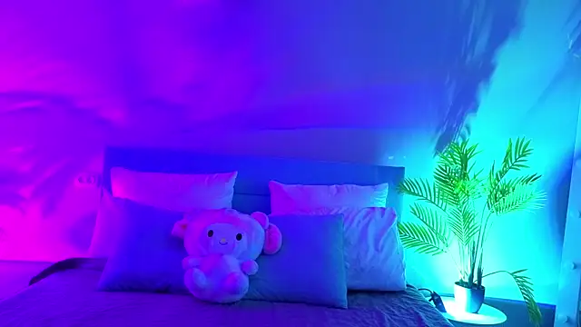 Snapshot of L1ittle_kitty_ chatting on 06-15-26, 05:31 L1ittle kitty online show from 06-15-26, 05:31