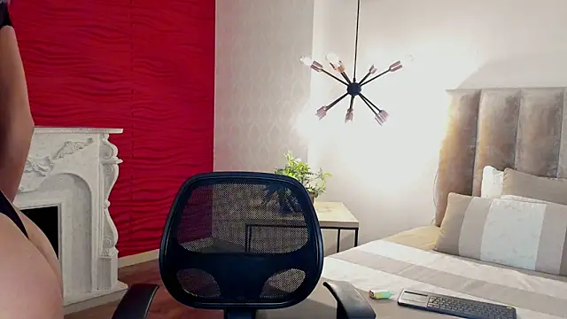 Snapshot of Alisha-Bond chatting on 12-03-25, 08:29 Alisha-Bond online show from 12-03-25, 08:29