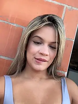 Snapshot of Alisha-Bond chatting on 01-17-26, 07:50 Alisha-Bond online show from 01-17-26, 07:50