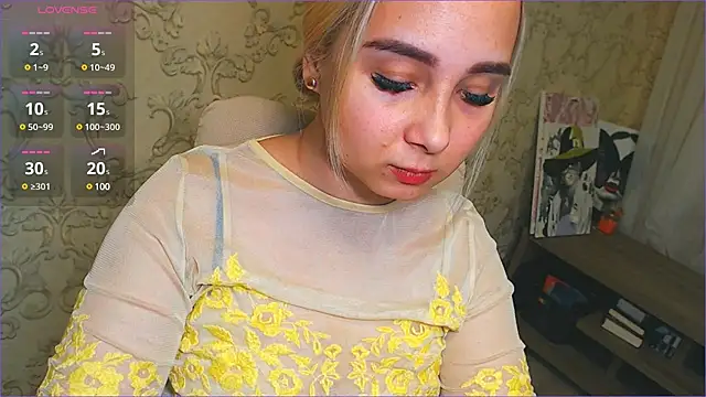 Snapshot of DolphinDreams chatting on 02-05-25, 03:42 DolphinDreams online show from 02-05-25, 03:42